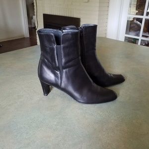 Stuart Weitzman Leather Ankle Boots Sz 7